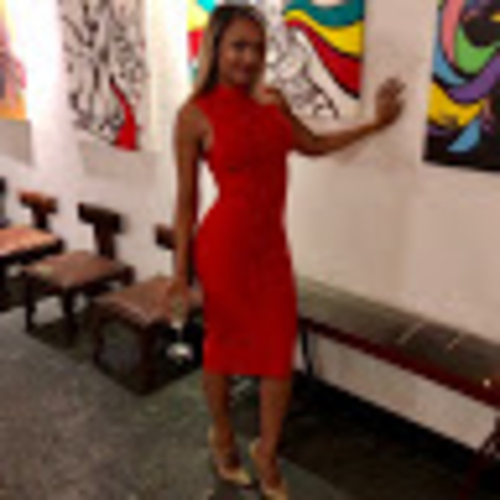 Meet your Posher, Dina